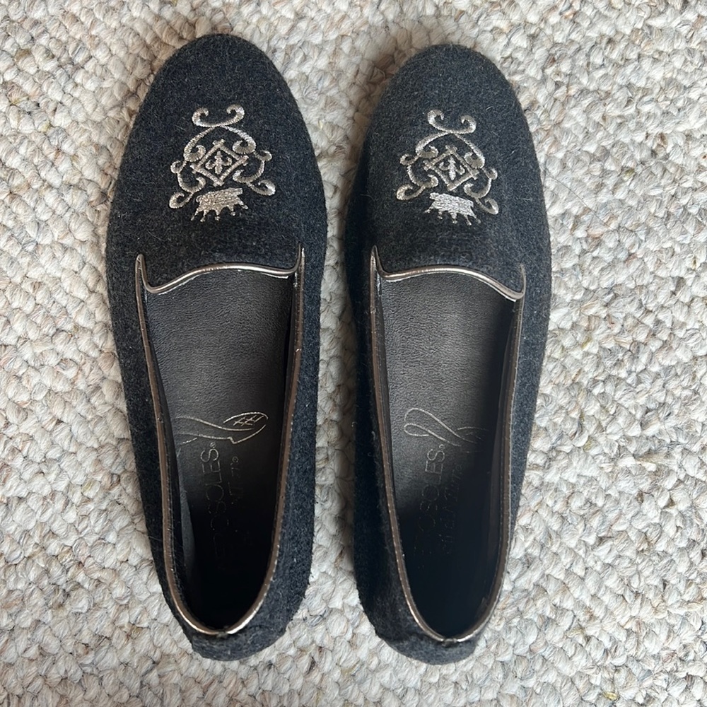 Royal Flats